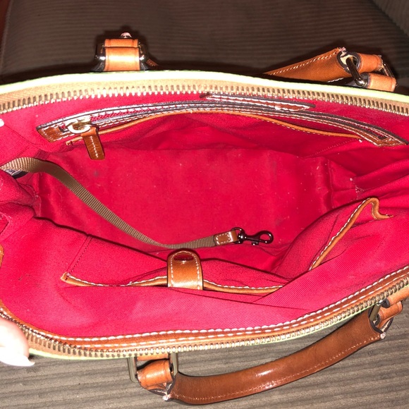 *SOLD* Dooney and Bourke Zip Zip Satchel - Picture 4 of 5